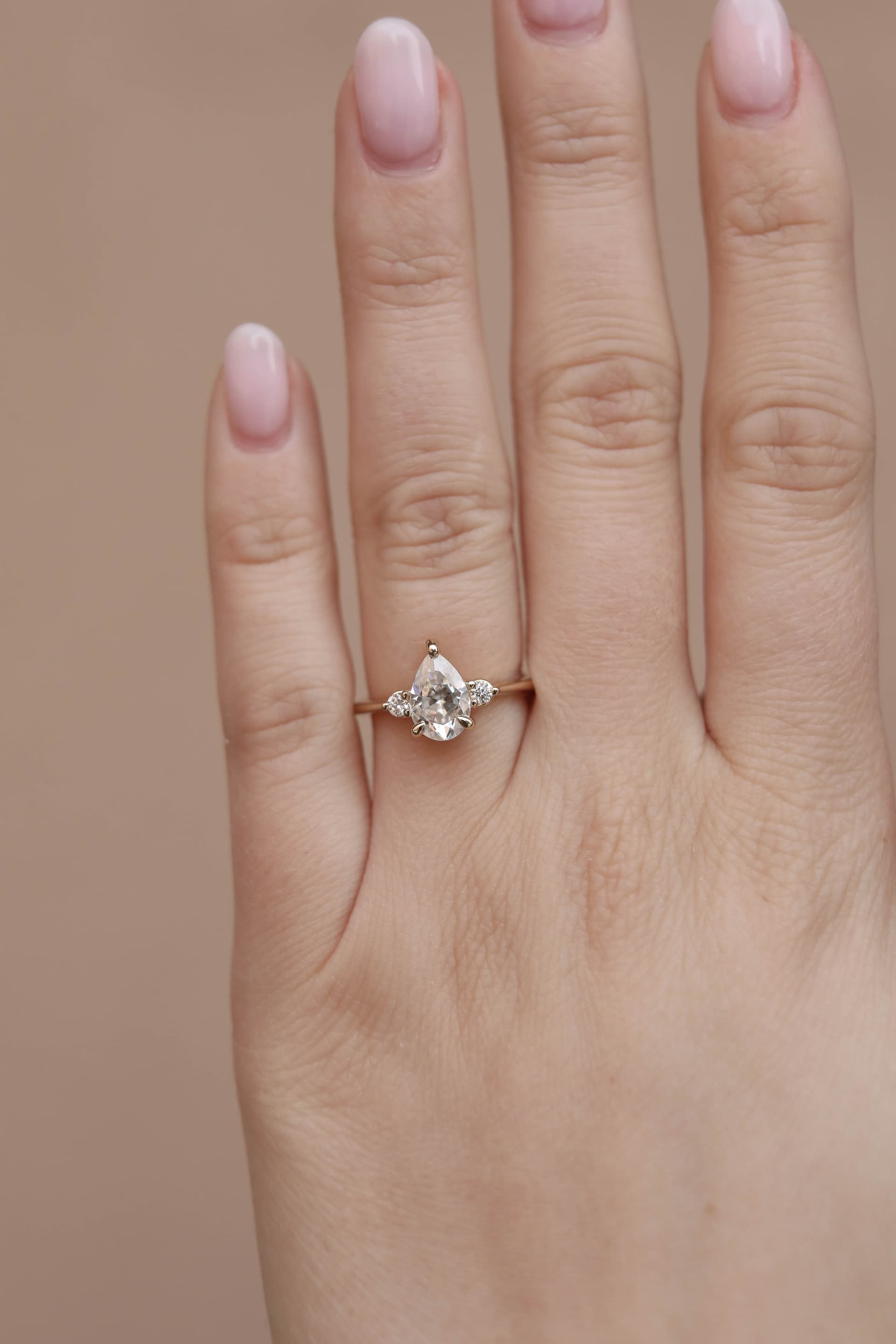 Robyn-9x6mm-YG-1.22- -10.jpg
